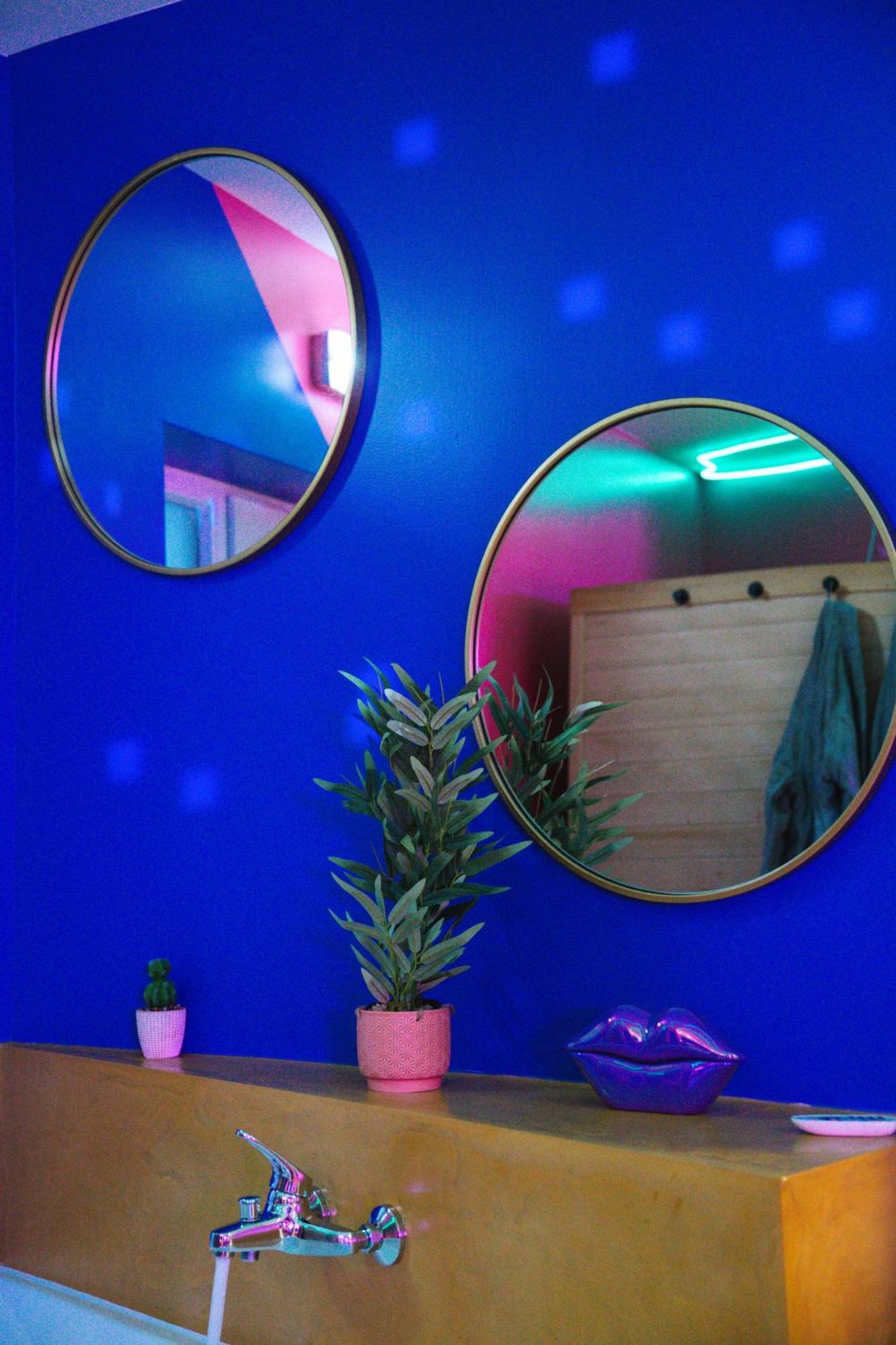 Capsule Boogie-Woogie - Jacuzzi - Sauna - Billard - Jeux - Ecran Geant - Filet Suspendu - Netflix La Louvière Esterno foto