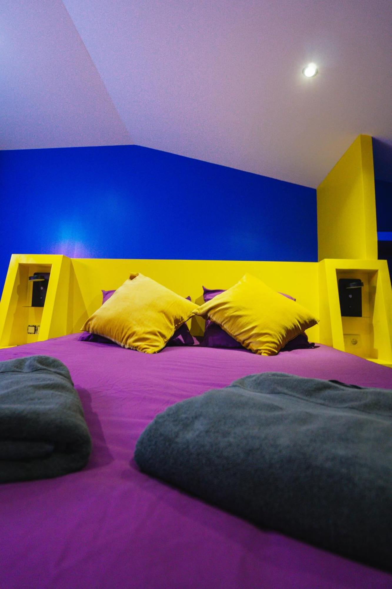 Capsule Boogie-Woogie - Jacuzzi - Sauna - Billard - Jeux - Ecran Geant - Filet Suspendu - Netflix La Louvière Esterno foto