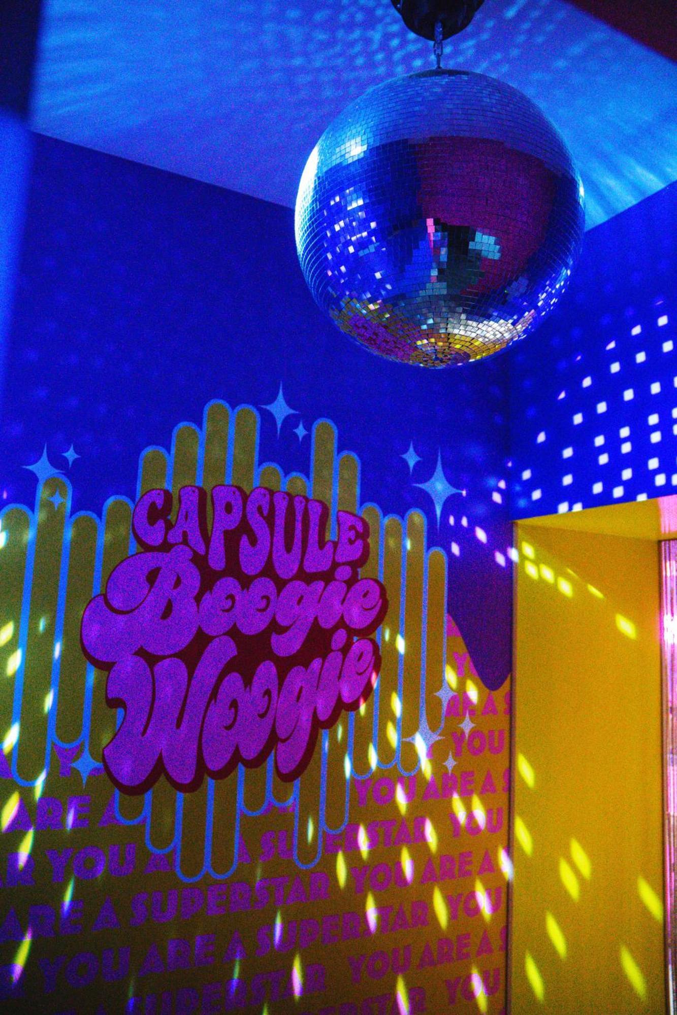 Capsule Boogie-Woogie - Jacuzzi - Sauna - Billard - Jeux - Ecran Geant - Filet Suspendu - Netflix La Louvière Esterno foto
