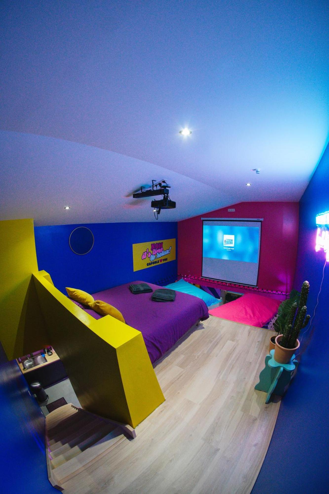 Capsule Boogie-Woogie - Jacuzzi - Sauna - Billard - Jeux - Ecran Geant - Filet Suspendu - Netflix La Louvière Esterno foto