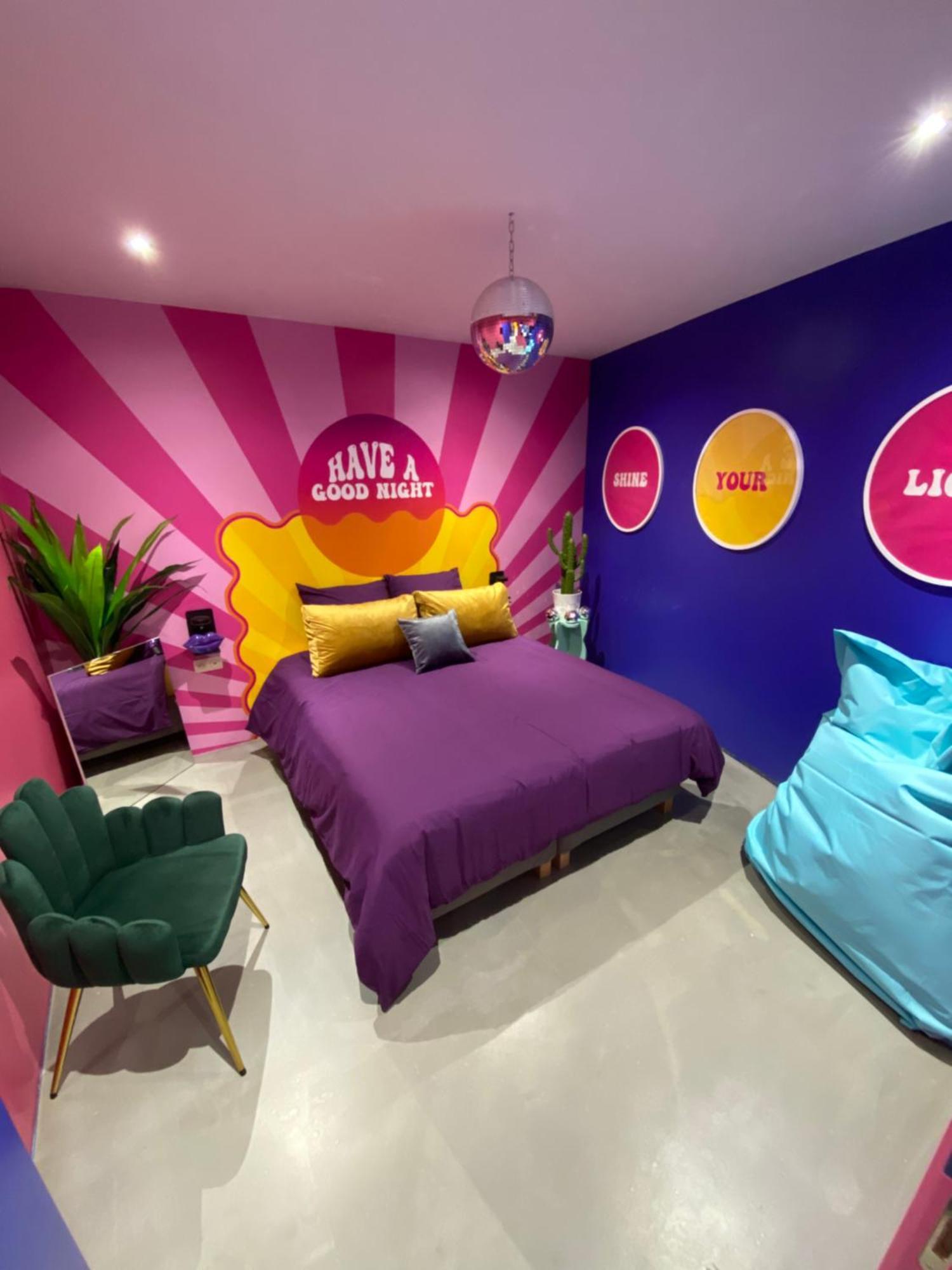 Capsule Boogie-Woogie - Jacuzzi - Sauna - Billard - Jeux - Ecran Geant - Filet Suspendu - Netflix La Louvière Esterno foto